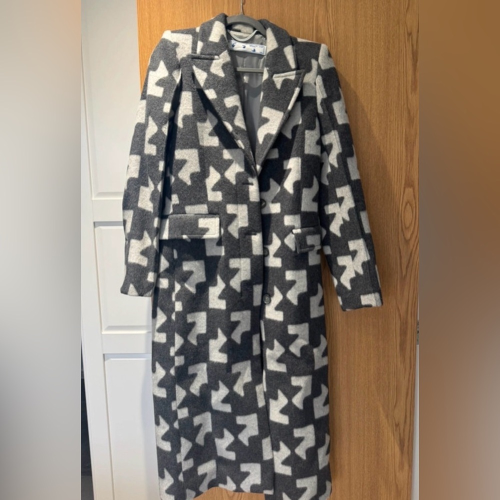 NWOT Off-White Geometric Pattern Wool Coat button closure us size 4 - Picture 6 of 8
